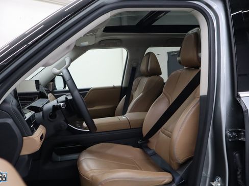 Used 2025 INFINITI QX80 Sensory AWD/4WD image 13