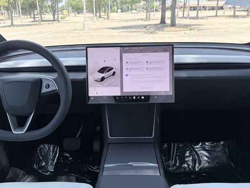 Used 2026 Tesla Model Y 2WD image 59