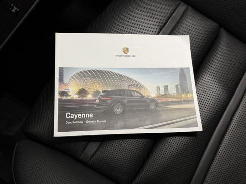 Used 2023 Porsche Cayenne Turbo AWD/4WD image 59