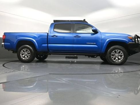 Used 2018 Toyota Tacoma SR5 AWD/4WD image 38