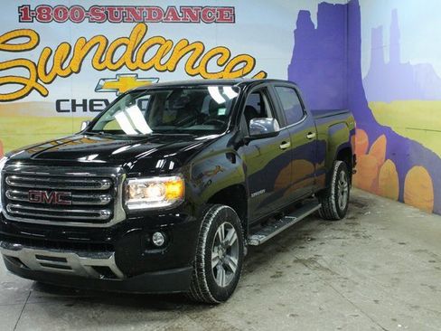 Used 2015 GMC Canyon SLT image 2