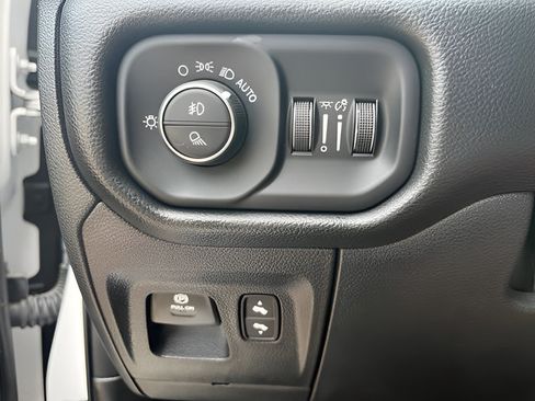 Used 2022 RAM 1500 Laramie AWD/4WD image 21