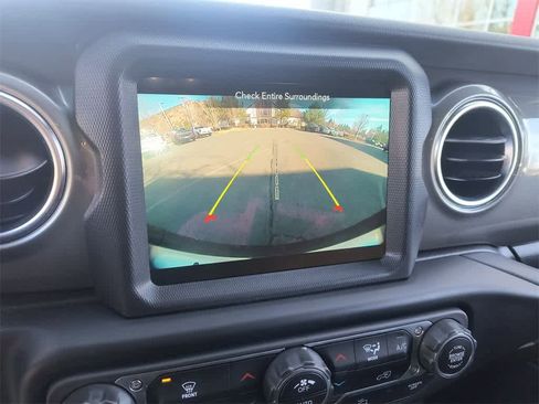 Used 2023 Jeep Wrangler Sahara image 17