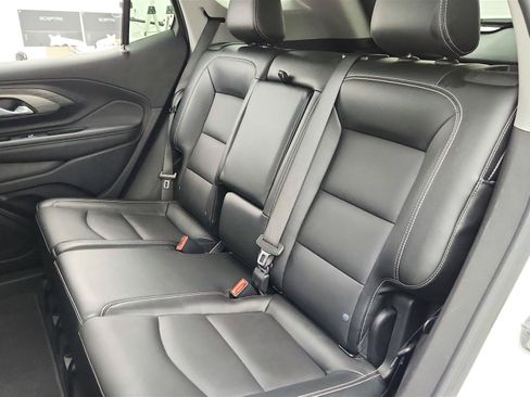 Used 2024 GMC Terrain SLT AWD/4WD image 32
