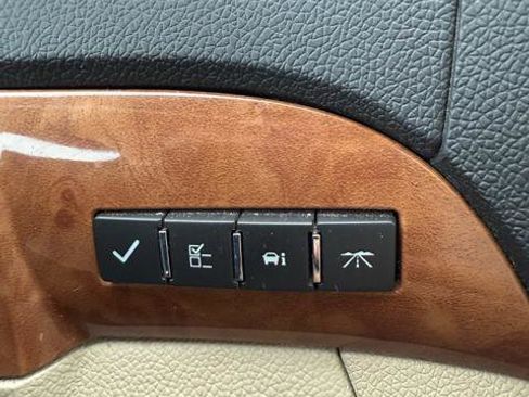 Used 2008 Saturn Outlook XR w/ Premium Trim Package image 25