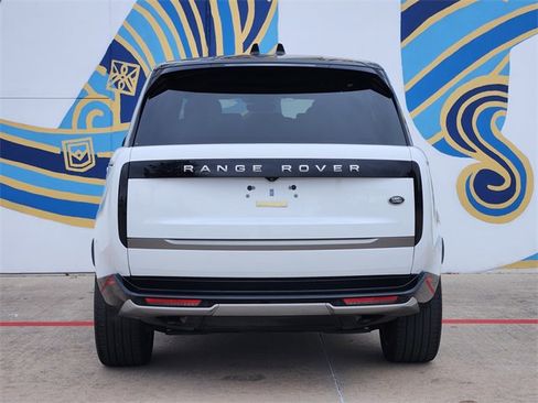 Used 2023 Land Rover Range Rover Long Wheelbase SE image 6