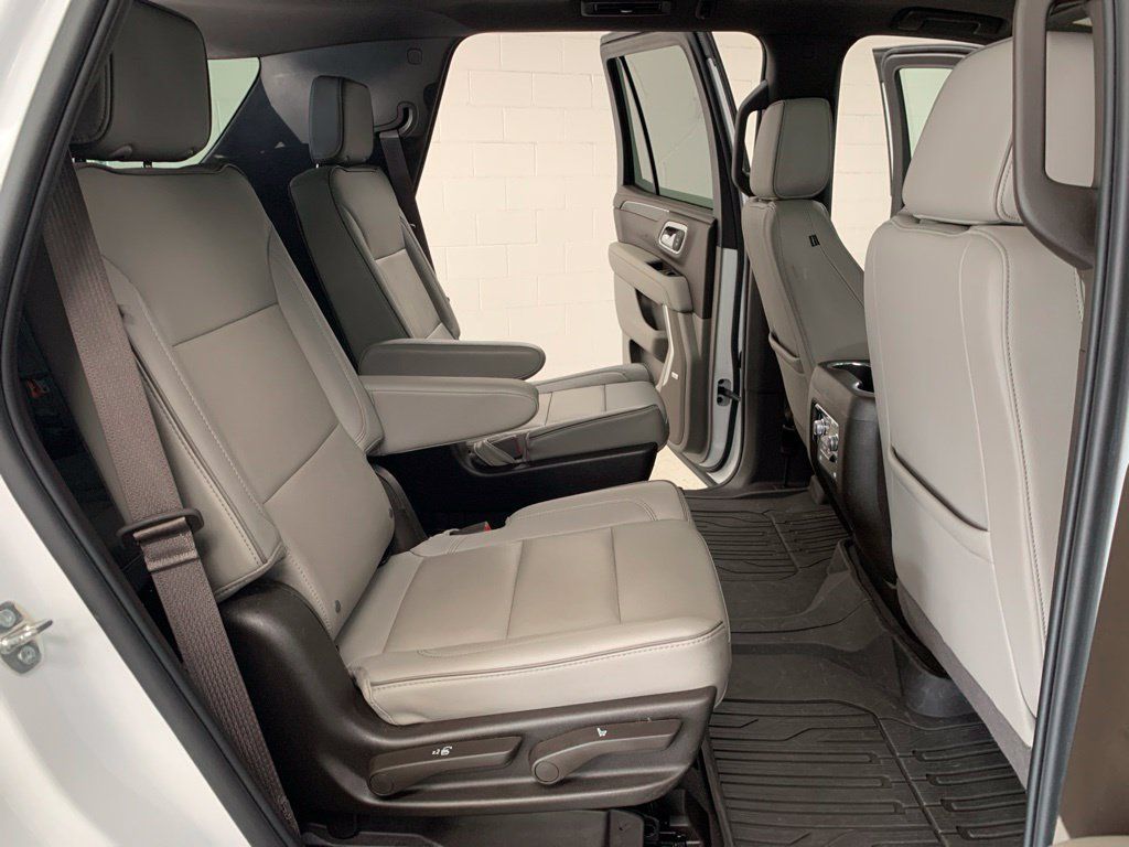 Used 2023 GMC Yukon SLT w/ SLT Premium Package AWD/4WD image 10