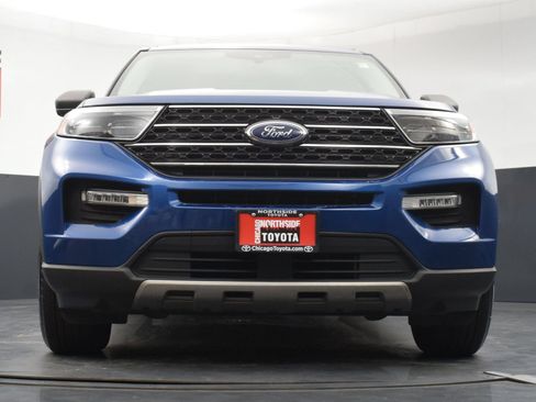 Used 2022 Ford Explorer XLT w/ Equipment Group 202A AWD/4WD image 38
