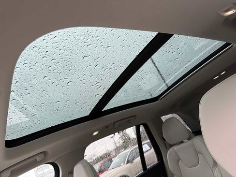 Certified 2023 Volvo XC90 T8 Ultimate image 24