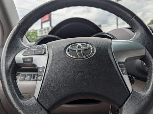 Used 2012 Toyota Highlander SE w/ Tow Pkg FWD image 14