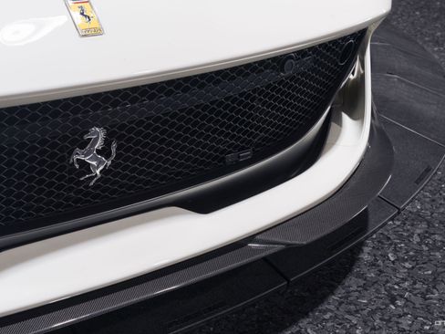 Used 2018 Ferrari 812 Superfast image 11