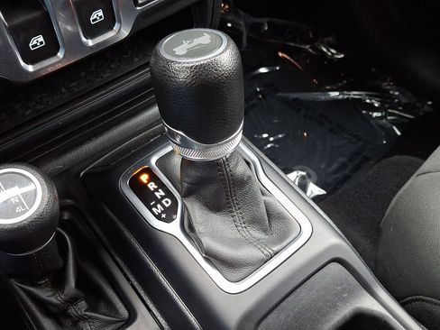 Used 2021 Jeep Wrangler Sport AWD/4WD image 14