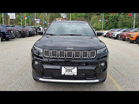 Certified 2025 Jeep Compass Limited AWD/4WD image 3