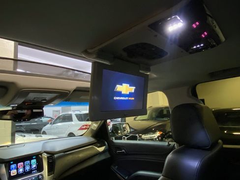 Used 2017 Chevrolet Suburban Premier image 39