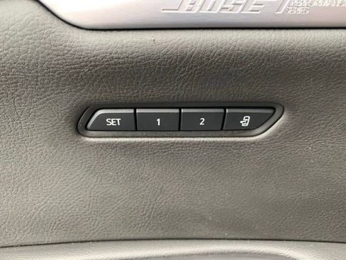 Used 2025 Cadillac XT6 Premium Luxury w/ Technology Package AWD/4WD image 16