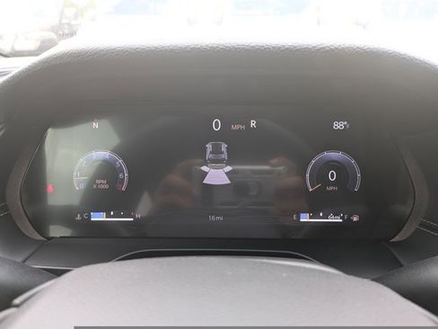 New 2025 Jeep Grand Cherokee Altitude image 24