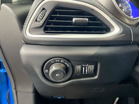 New 2026 Chrysler Pacifica Select AWD/4WD image 18