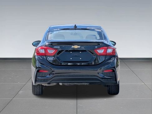 Used 2017 Chevrolet Cruze LT FWD image 4