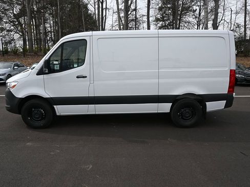 Used 2025 Mercedes-Benz Sprinter 2500 image 3