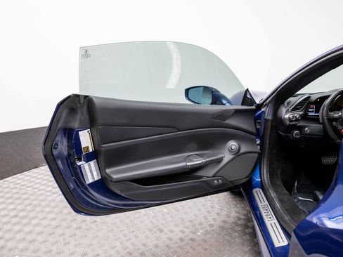 Used 2018 Ferrari 488 GTB image 22