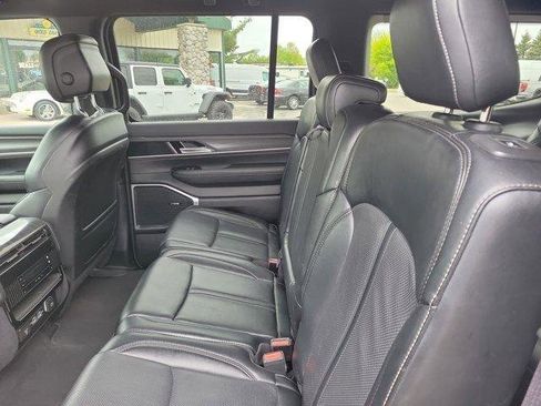 Used 2024 Jeep Wagoneer Series III AWD/4WD image 13