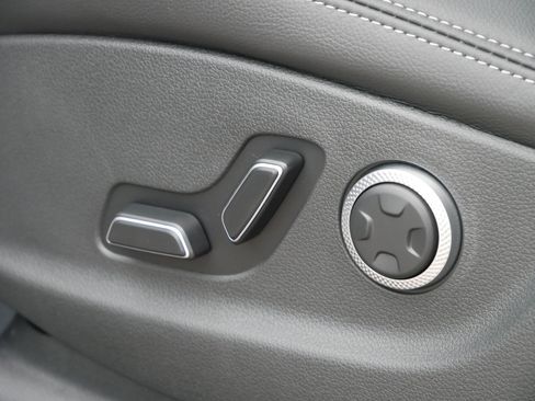 New 2026 Genesis GV70 2.5T Advanced image 6