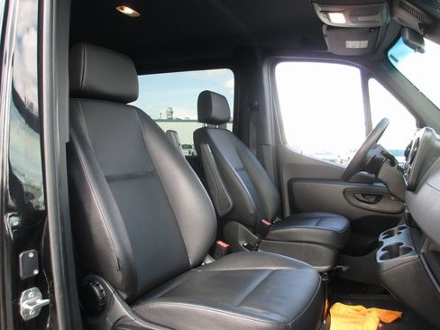 Used 2024 Mercedes-Benz Sprinter 144 Cargo image 18