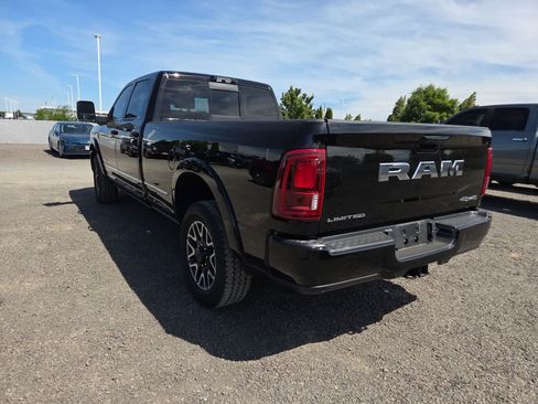 Used 2025 RAM 2500 Limited AWD/4WD image 11