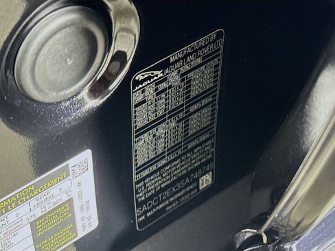 Used 2025 Jaguar F-PACE R-Dynamic S image 40