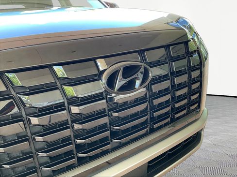 Used 2024 Hyundai Palisade Limited AWD/4WD image 32