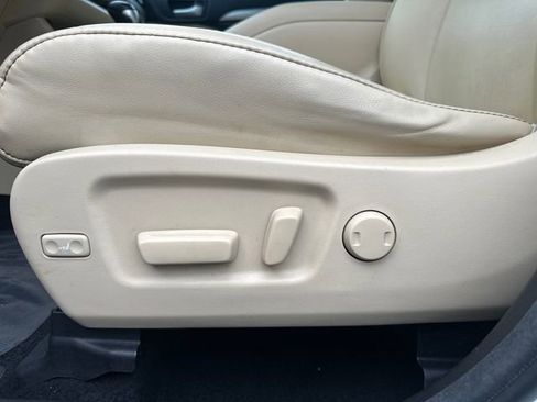 Used 2018 Toyota Highlander XLE image 17