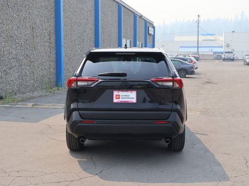 Used 2022 Toyota RAV4 LE AWD/4WD image 6