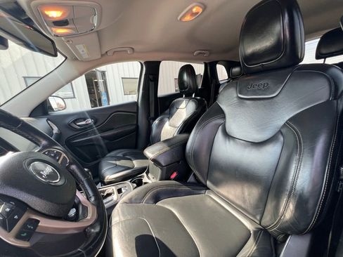 Used 2016 Jeep Cherokee Limited AWD/4WD image 10