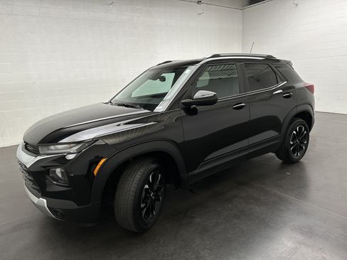 Used 2023 Chevrolet TrailBlazer LT w/ Convenience Package AWD/4WD image 4