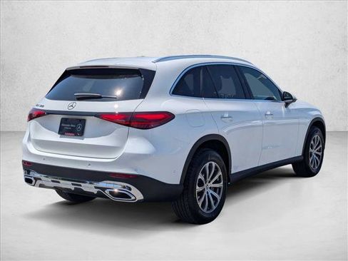 Certified 2025 Mercedes-Benz GLC 300 image 2