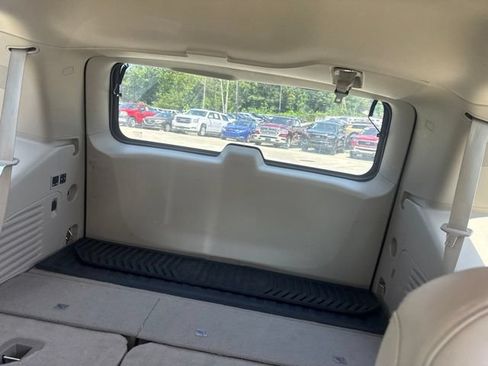 Used 2019 Cadillac Escalade Luxury AWD/4WD image 36