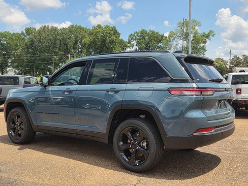 New 2026 Jeep Grand Cherokee Limited RWD image 4