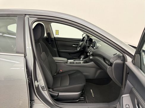 Used 2025 Nissan Sentra SV FWD image 26