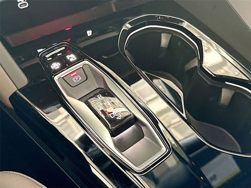Certified 2025 Audi Q5 Premium w/ Convenience Package AWD/4WD image 17