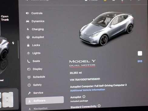 Used 2022 Tesla Model Y Performance image 25