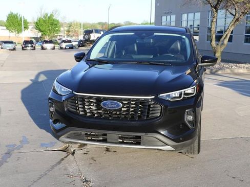 Used 2023 Ford Escape Platinum AWD/4WD image 2