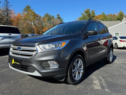 Used 2019 Ford Escape SEL image 10