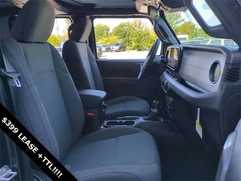New 2025 Jeep Gladiator Sport image 21