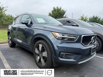 Used 2022 Volvo XC40 T5 Momentum