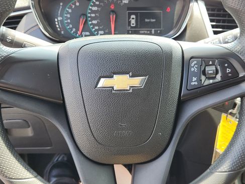 Used 2017 Chevrolet Trax LS FWD image 15
