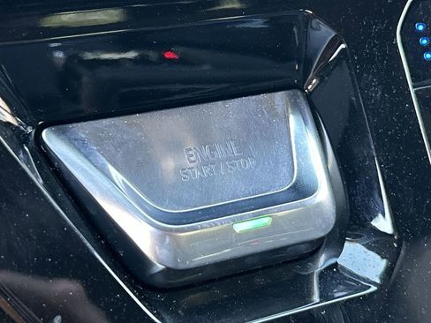 Used 2025 GMC Sierra 1500 AT4 w/ Technology Package image 17