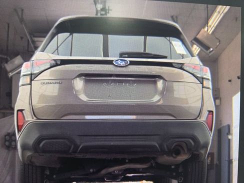 Used 2025 Subaru Forester Premium AWD/4WD image 7