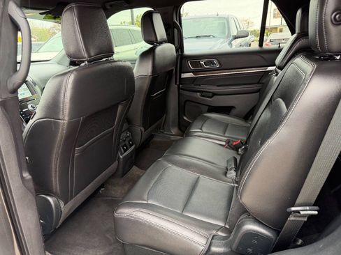 Used 2018 Ford Explorer Limited AWD/4WD image 11