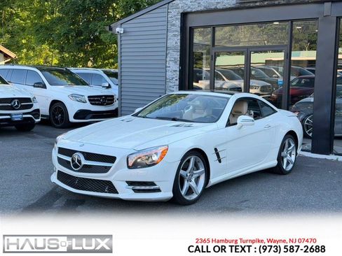 Used 2013 Mercedes-Benz SL 550 w/ Premium Pkg image 4