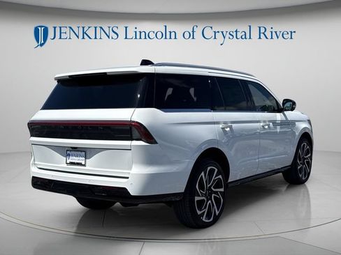 New 2026 Lincoln Navigator Reserve AWD/4WD image 5